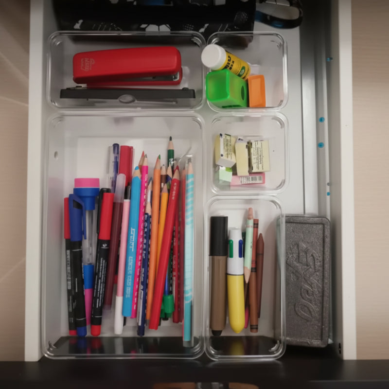 boîtes en plastique de tiroir permet de ranger les fournitures scolaires