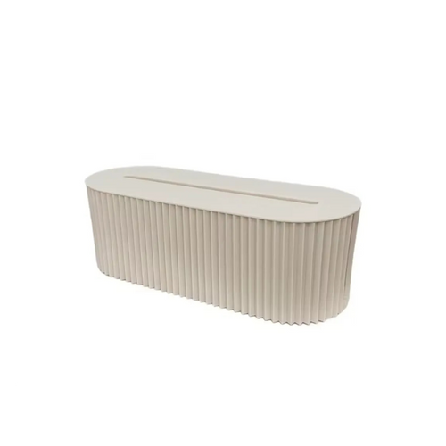 boîte pour rangement pour câbles de couleur blanc casse sur fond blanc