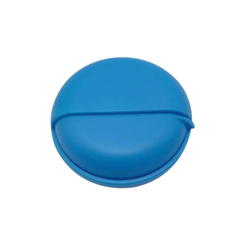 boîte de rangement pour écouteurs de couleur bleu sur fond blanc