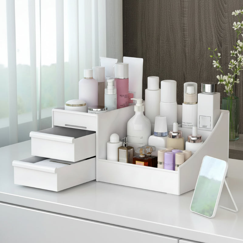 boîte de rangement pour maquillage remplit sur une table