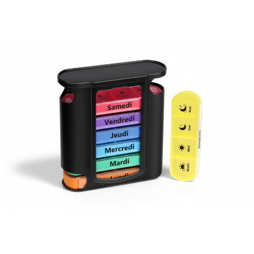 la boîte de rangement pour médicaments hebdomadaire de couleur noir et vide sur fond blanc