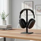 casque audio noir sur support casque audio noir