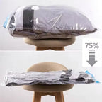 compression de l'organisateur de valise sous vide manuelle