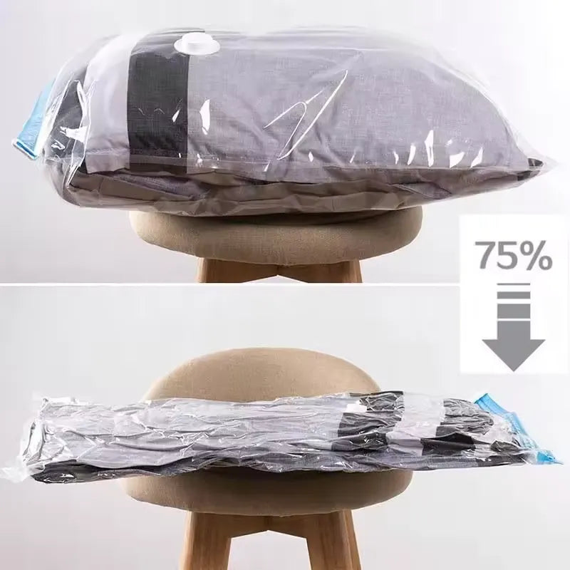 compression de l'organisateur de valise sous vide manuelle