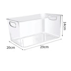 grande boîte vide sur fond blanc pour frigo