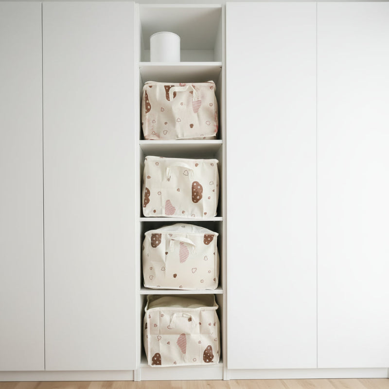 des organisateurs de dressing pour vêtements et literie dans une armoire