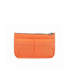 organisateur multi compartiments pour sac de couleur orange sur fond blanc