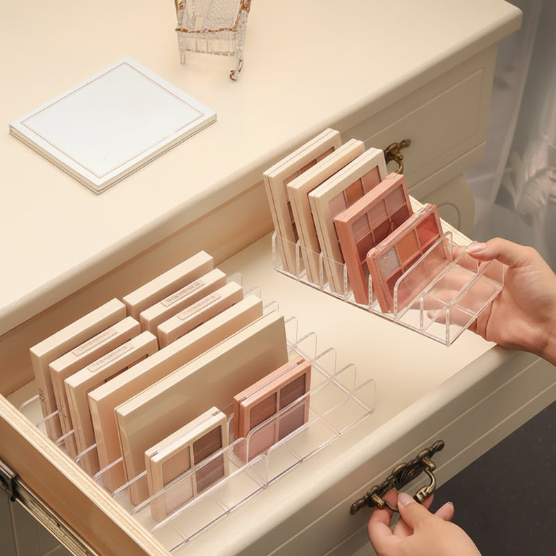 organisateur de palette maquillage dans une commode