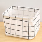 petit panier de rangement adapté pour salle de bain de couleur blanc