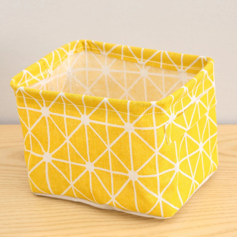 petit panier de rangement adapté pour salle de bain de couleur jaune