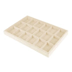 plateau pour bijoux en velours de couleur beige et 18 cases