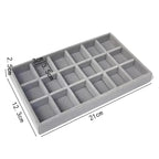 plateau pour bijoux en velours de couleur gris et 18 cases