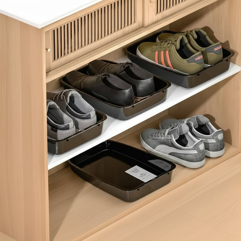 plateau organisateur pour chaussures dans une commode