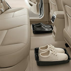 plateau organisateur pour chaussures dans une voiture