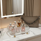 plateau de rangement pour parfums élégant sur une coiffeuse