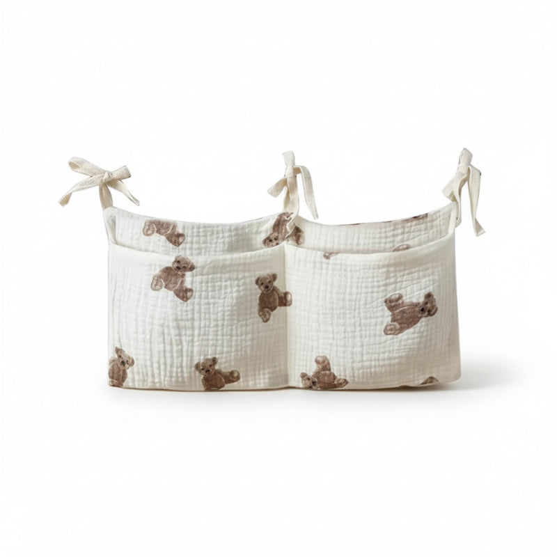 pochette de rangement bébé pour lit vide sur fond blanc