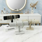 les 3 portes bracelets dans une coiffeuse