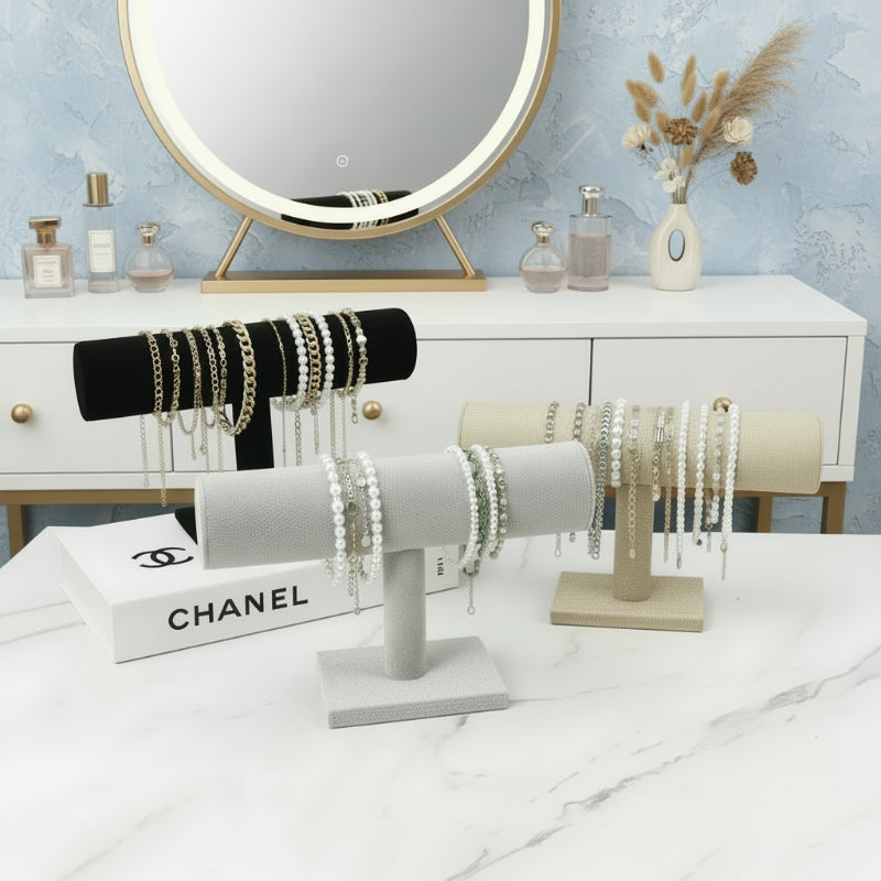 les 3 portes bracelets dans une coiffeuse