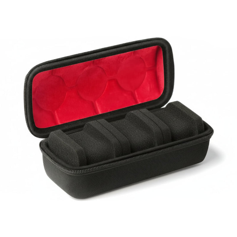 rangement de montres pour voyage  de couleur rouge vide sur fond blanc