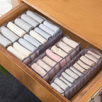 rangement sous-vêtements placés dans le tiroir d'une chambre