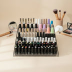 rangement pour vernis à ongles sur fond maquillage