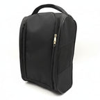 sac à chaussures vide noir sur fond blanc