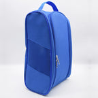 sac à chaussures de couleur bleu sur fond blanc