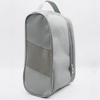 sac à chaussures de couleur gris sur fond blanc