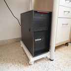 support unité centrale utilisé pour la tour ThinkStation dans un bureau