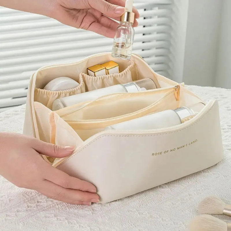 trousse de maquillage pour femme de couleur blanc